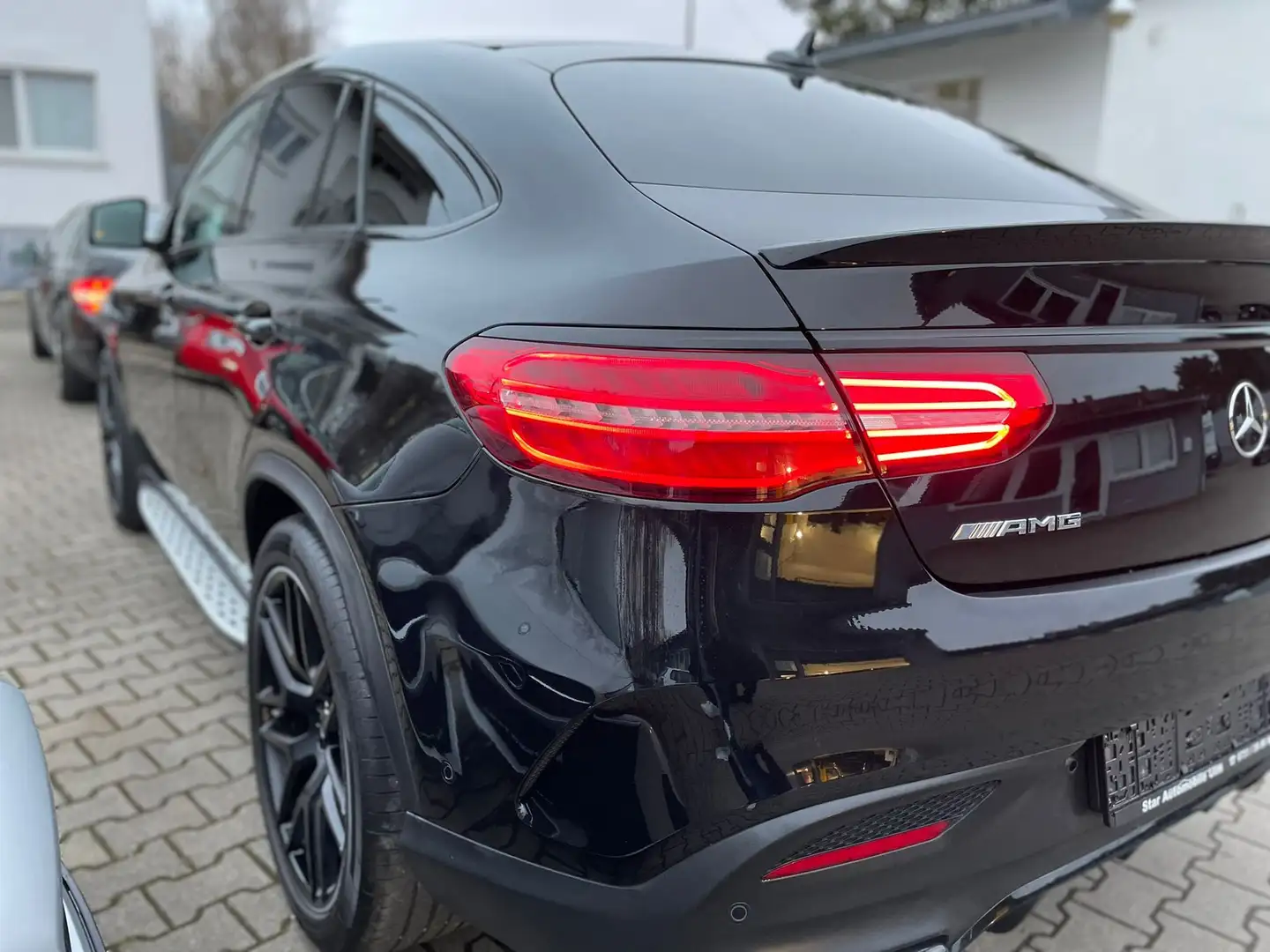 Mercedes-Benz GLE 63 AMG Schwarz - 2
