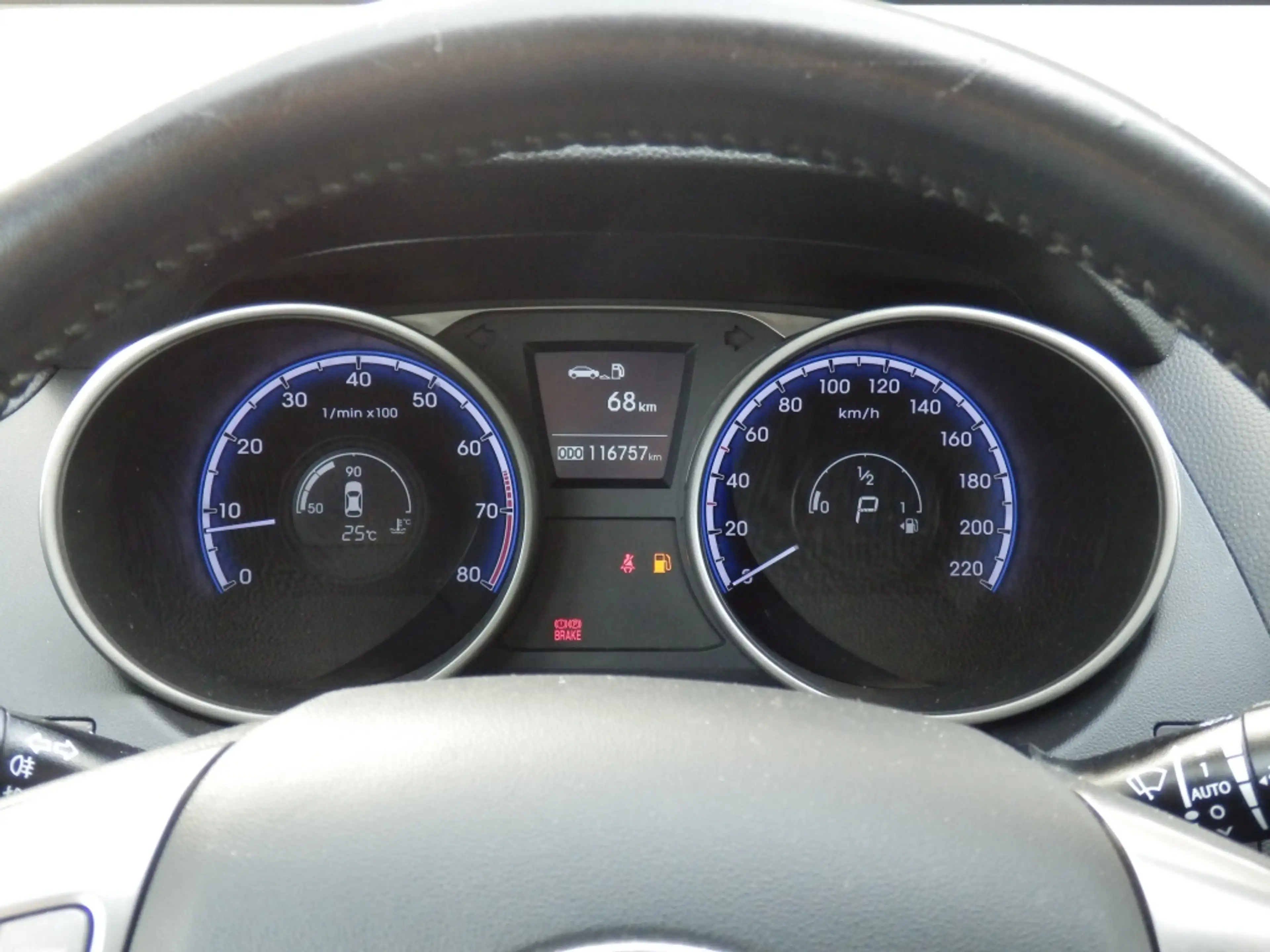 Hyundai iX35 2.0i 4WD i-Catcher — photo 12