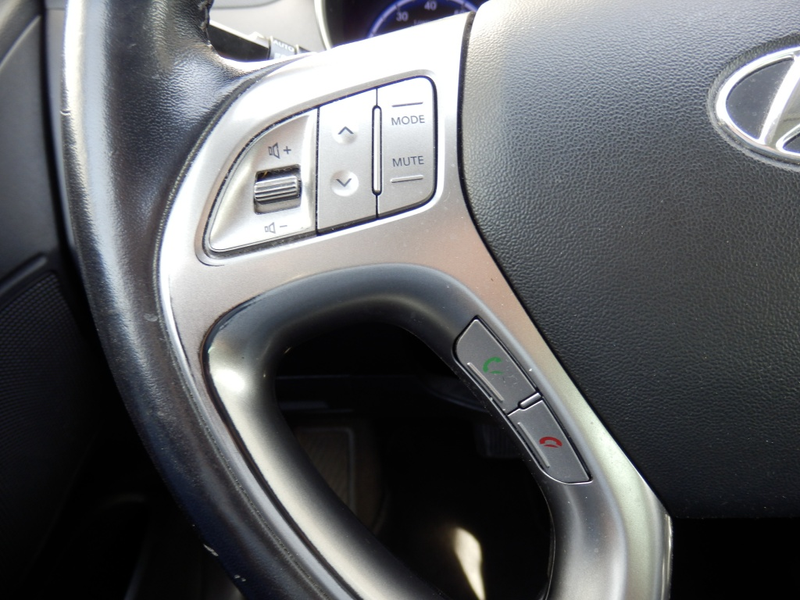Hyundai iX35 2.0i 4WD i-Catcher — photo 15
