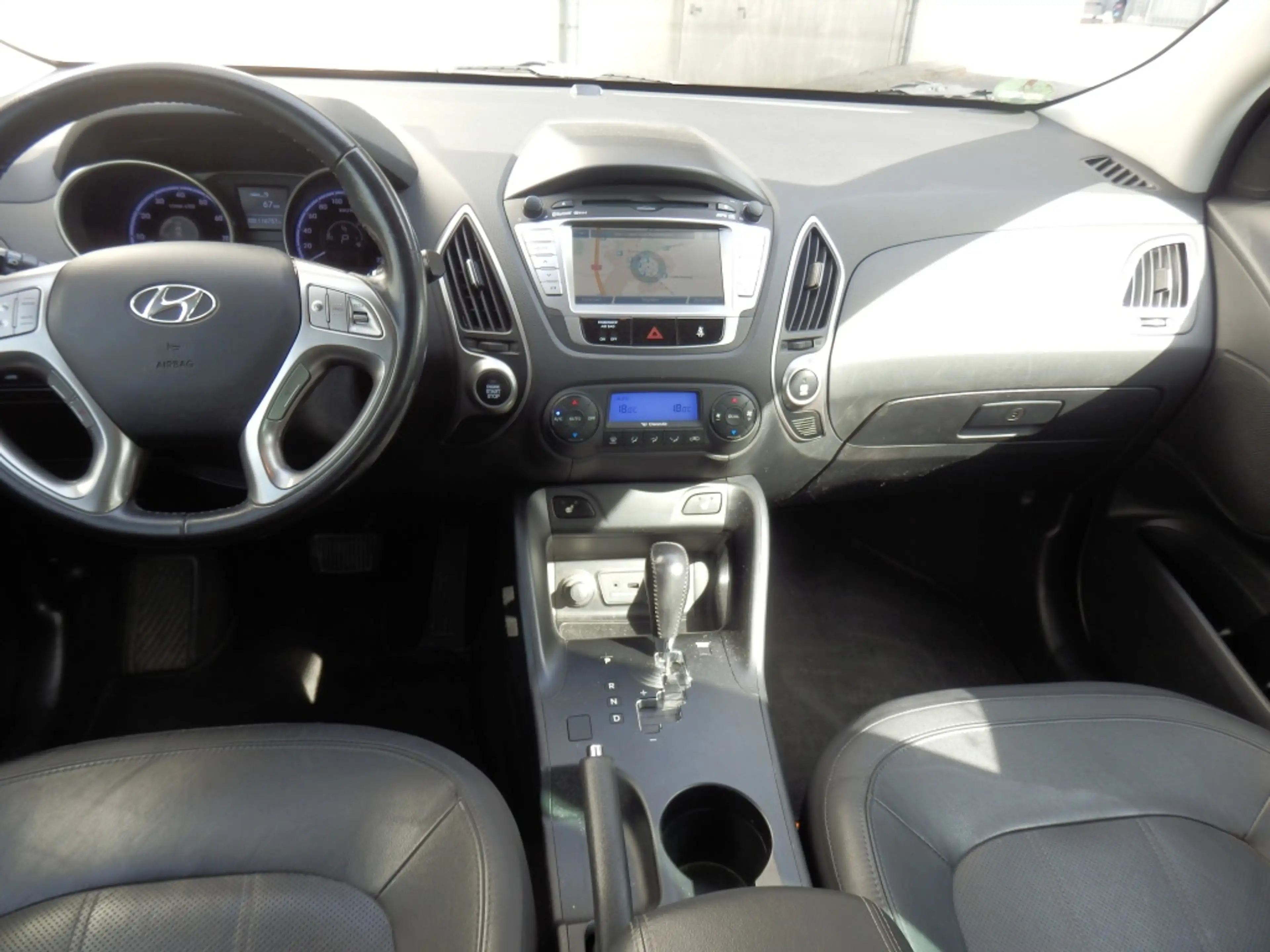 Hyundai iX35 2.0i 4WD i-Catcher — photo 10