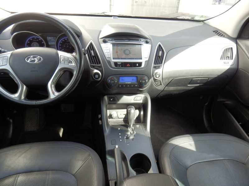 Hyundai iX35 2.0i 4WD i-Catcher — photo 10
