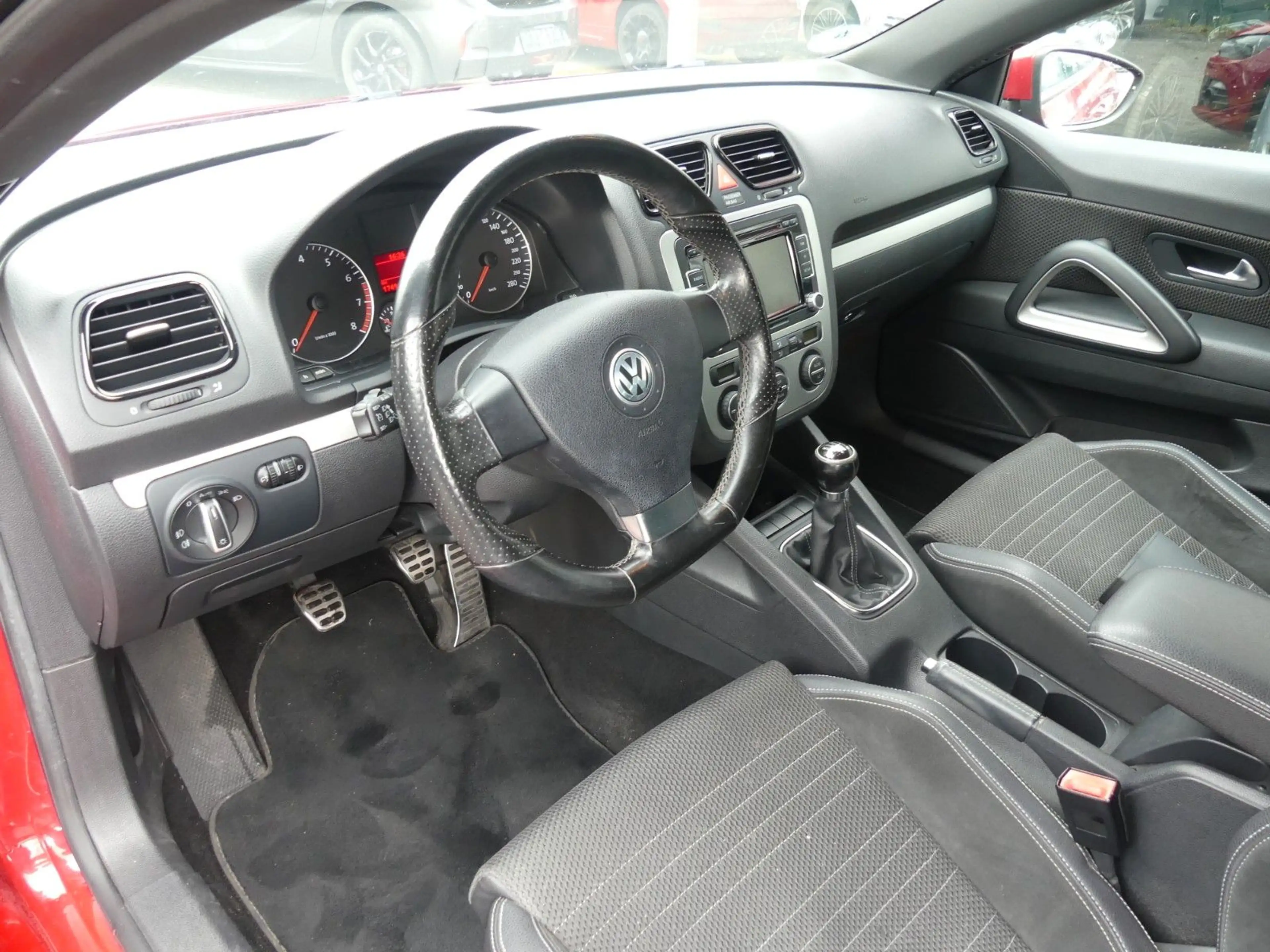 Volkswagen Scirocco 1.4 TSI — photo 8