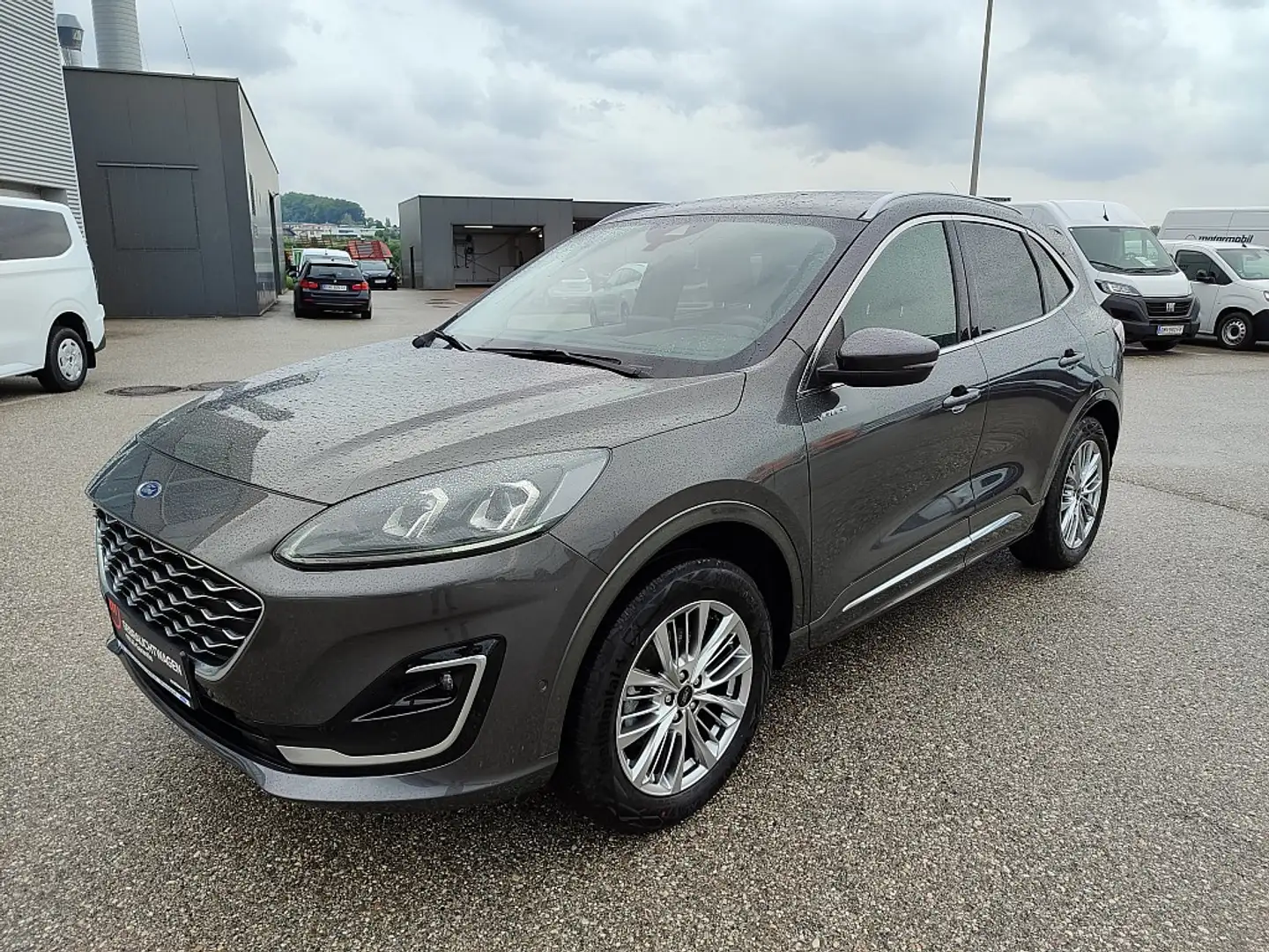Ford Kuga 2,5 Duratec FHEV AWD Vignale Aut. Grau - 1