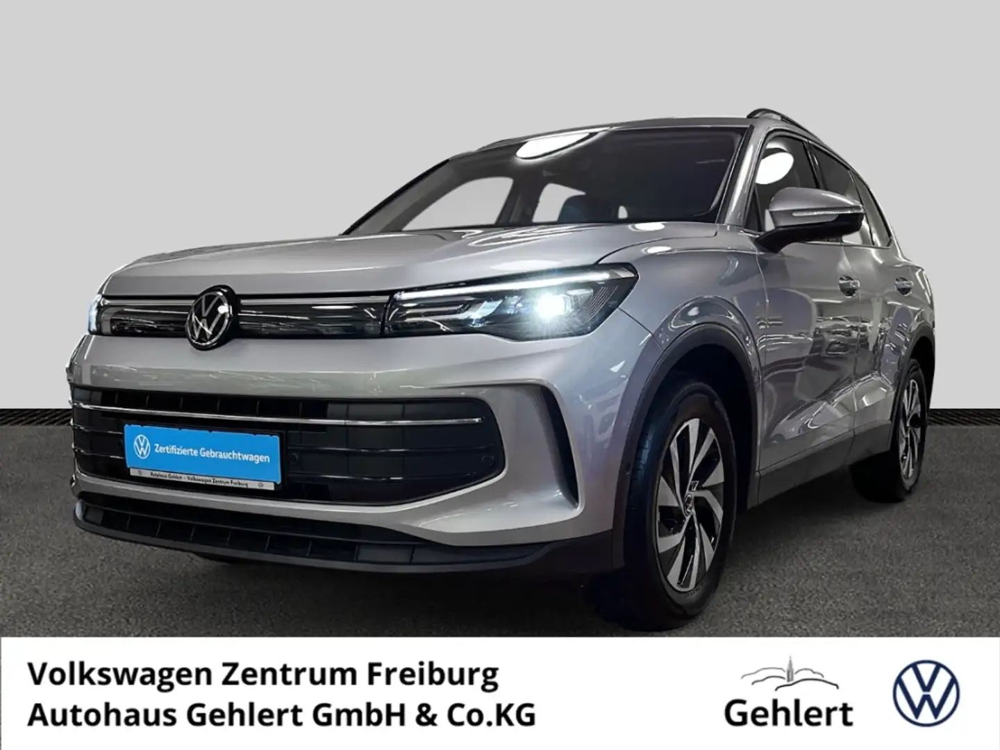 Volkswagen Tiguan Life 2.0 TDI AHK Navi LED ACC Rückfahrkamera Silber - 1