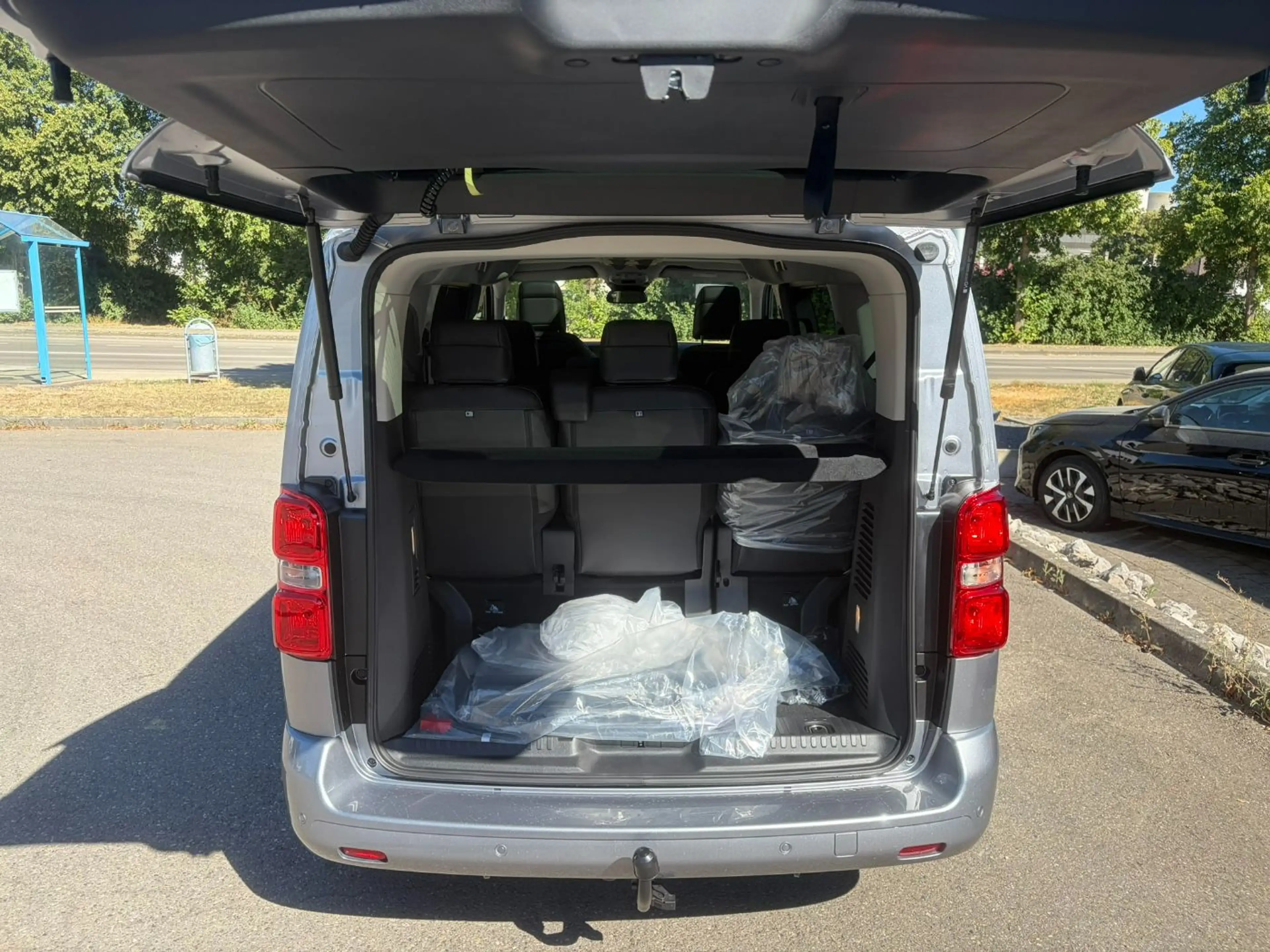 Peugeot Traveller Allure L2 AHK/HUD/Kam./KeyLess/LED/PDC — photo 11