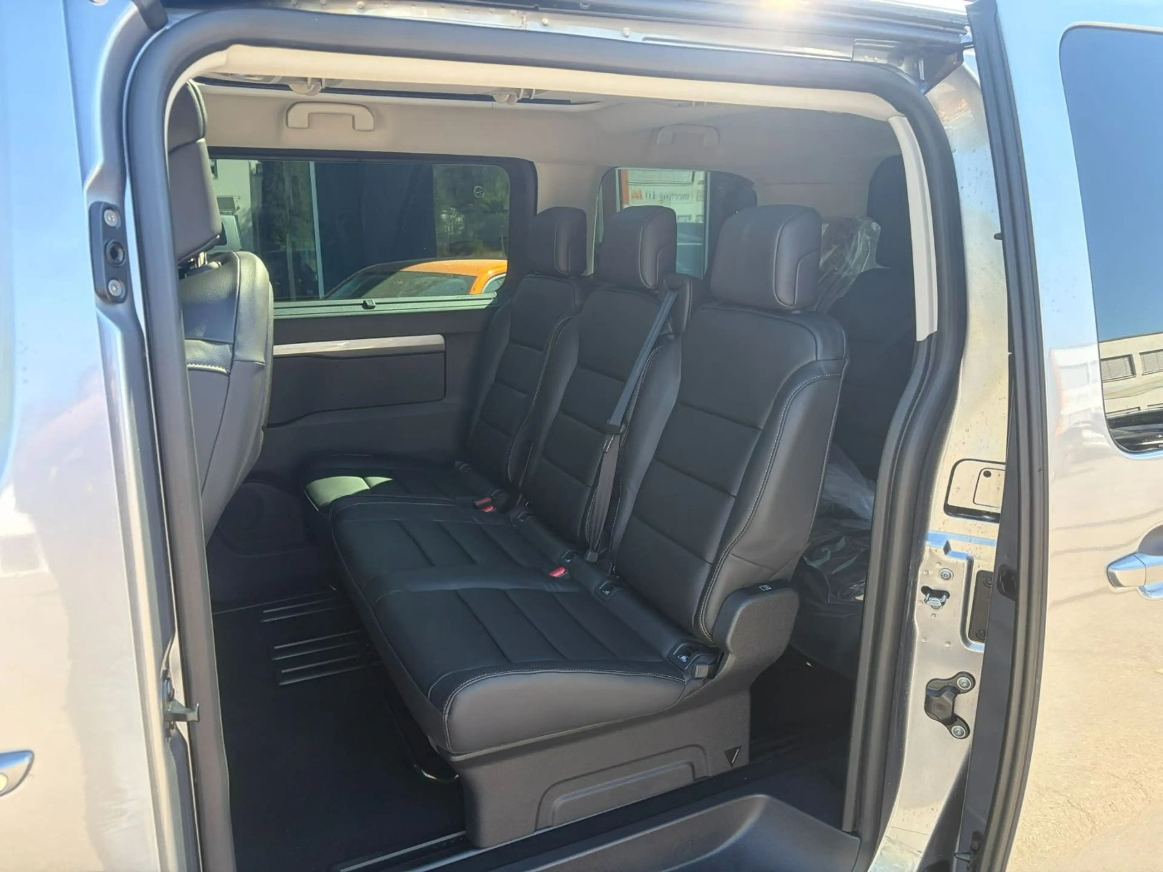 Peugeot Traveller Allure L2 AHK/HUD/Kam./KeyLess/LED/PDC — photo 6