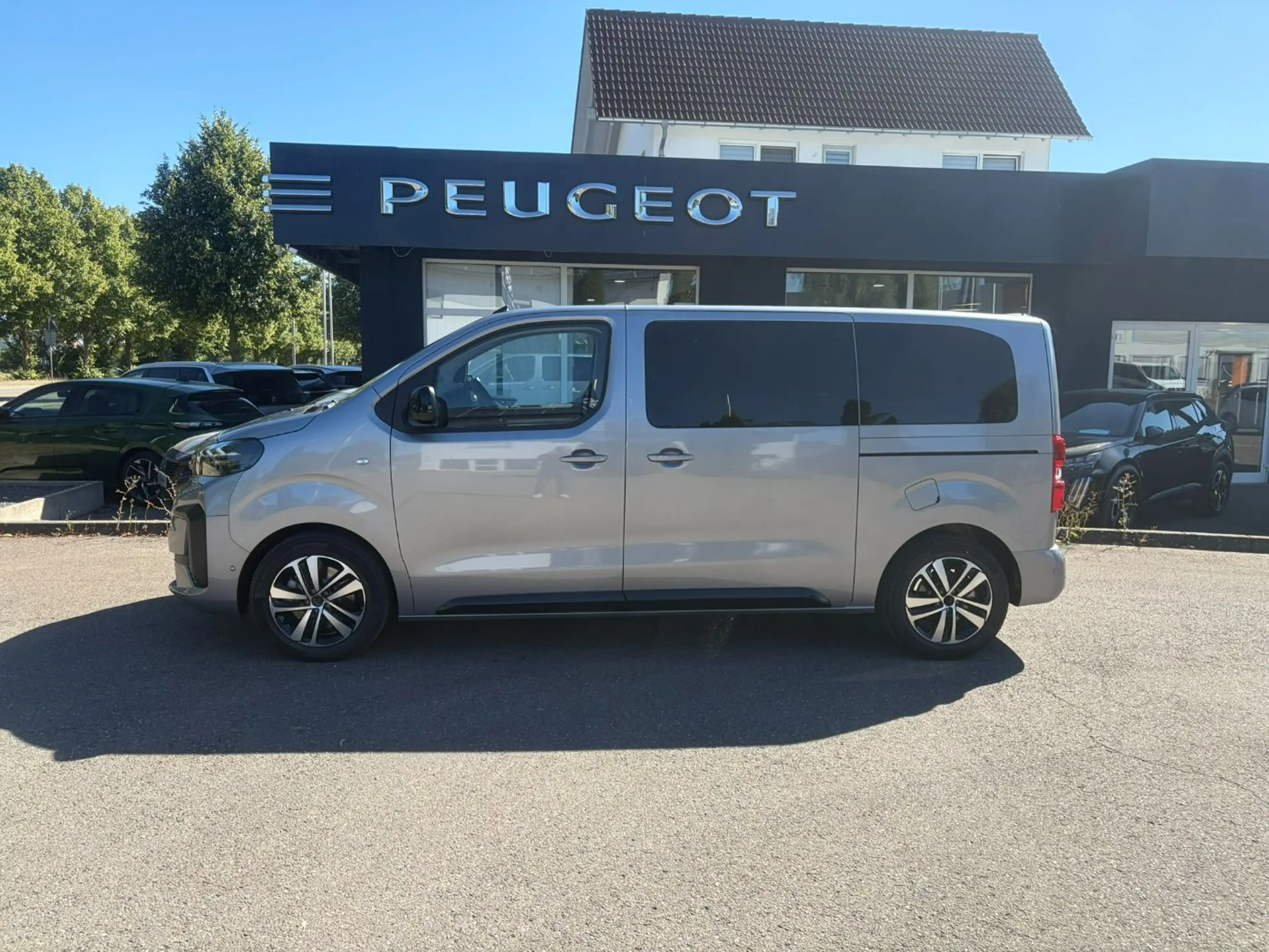 Peugeot Traveller Allure L2 AHK/HUD/Kam./KeyLess/LED/PDC — photo 4