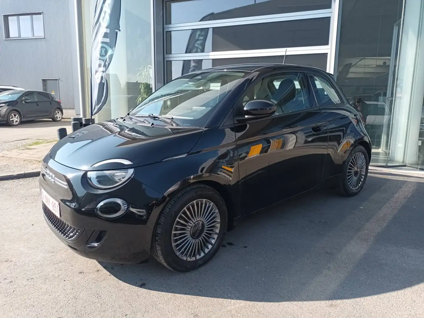 Fiat 500e 42 kWh Passion Fekete - 2
