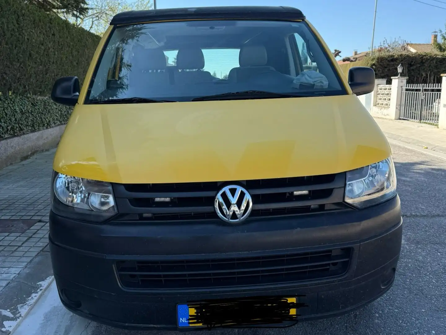 Volkswagen T5 Transporter Geel - 1