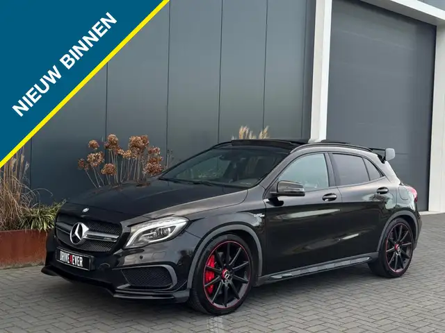 Mercedes-Benz GLA 45 AMG 4MATIC FULL SCHAALSTOELEN PANO NAVI LEDER