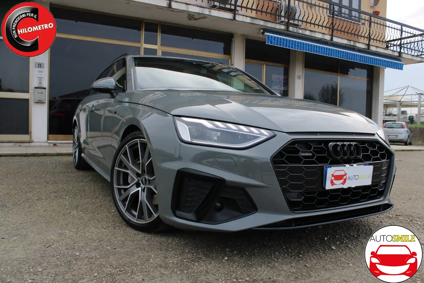 Audi A4 40 TDI MATRIX mhev S line 4X4 204cv GANCIO TRAINO - 2