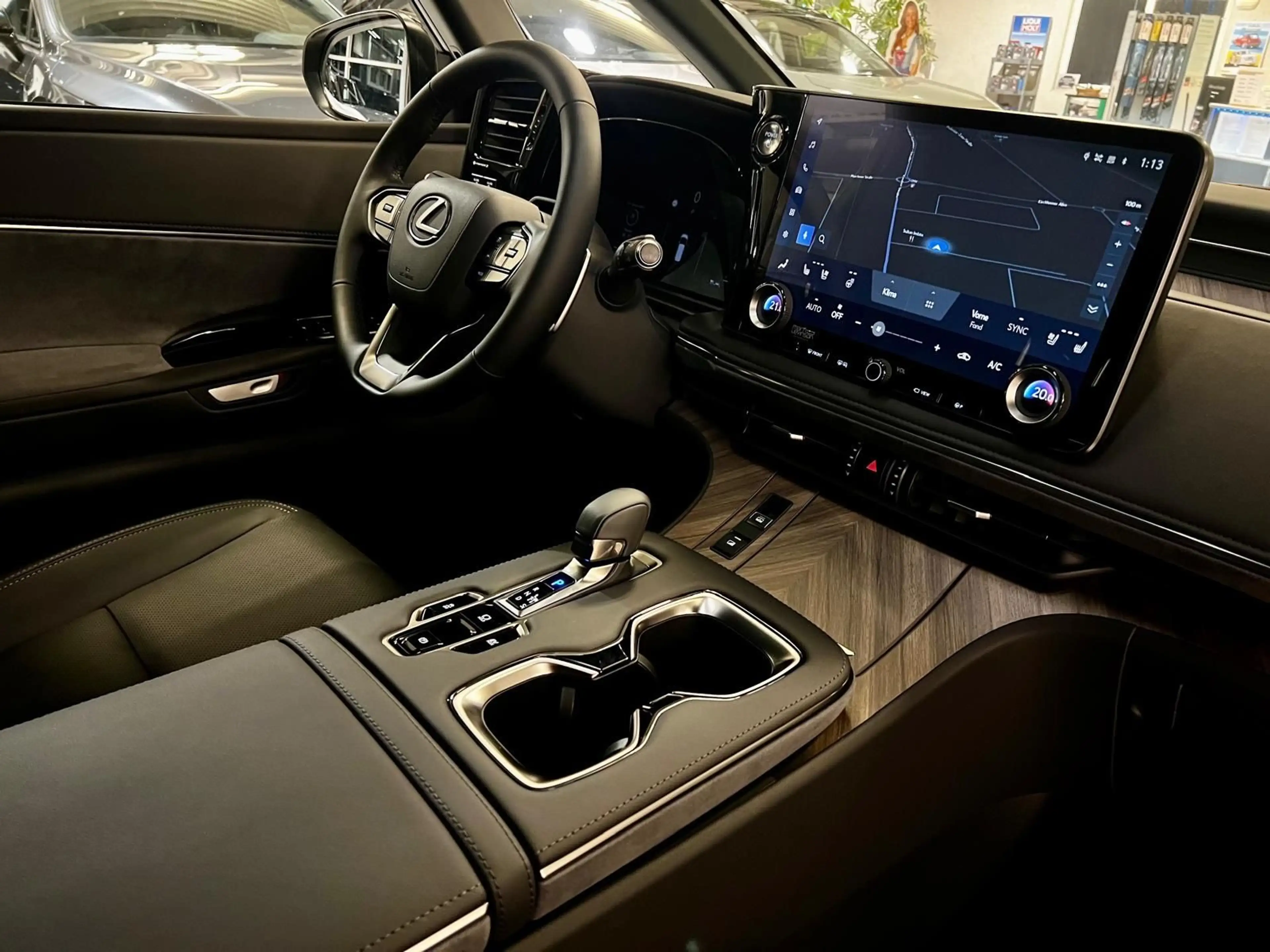 Lexus LM 350h LUXURY-4-SEATS-MASSAGE-108.390- — photo 15