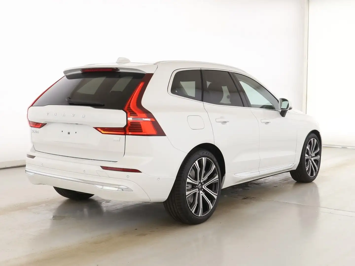 Volvo XC60 T8 Plus Bright Recharge Plug-In Hybrid AWD Weiß - 2