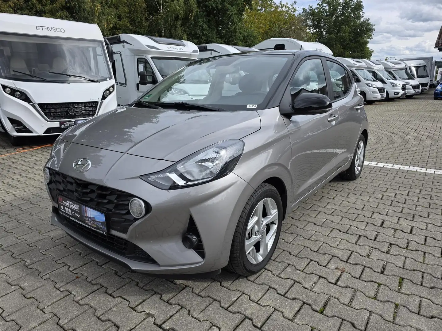 Hyundai i10 1.2 62 kW (84 PS), Schalt. 5-Gang, Frontantrieb Gris - 1