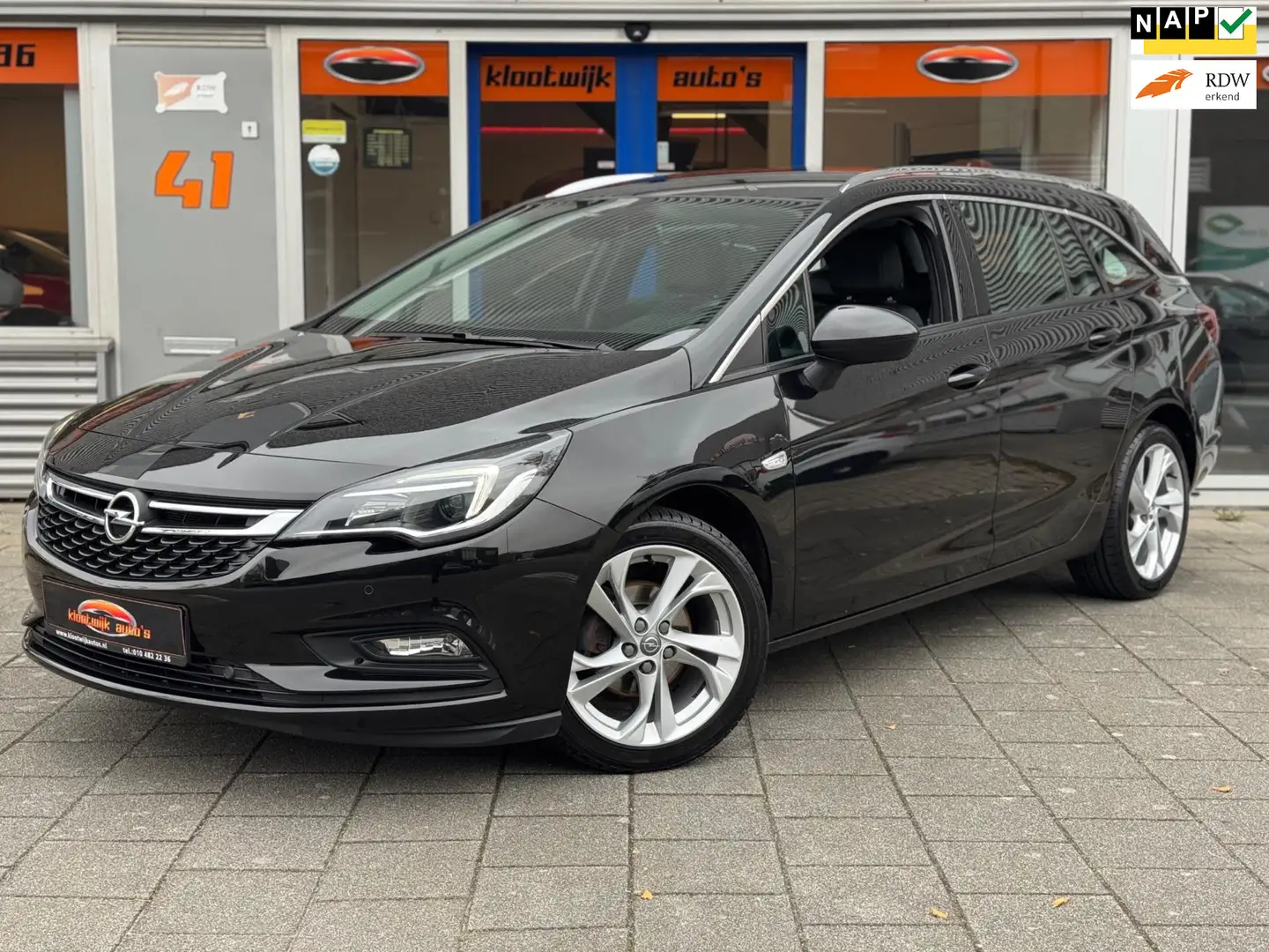 Opel Astra Sports Tourer 1.0 Turbo Business Executive Navigat Schwarz - 1