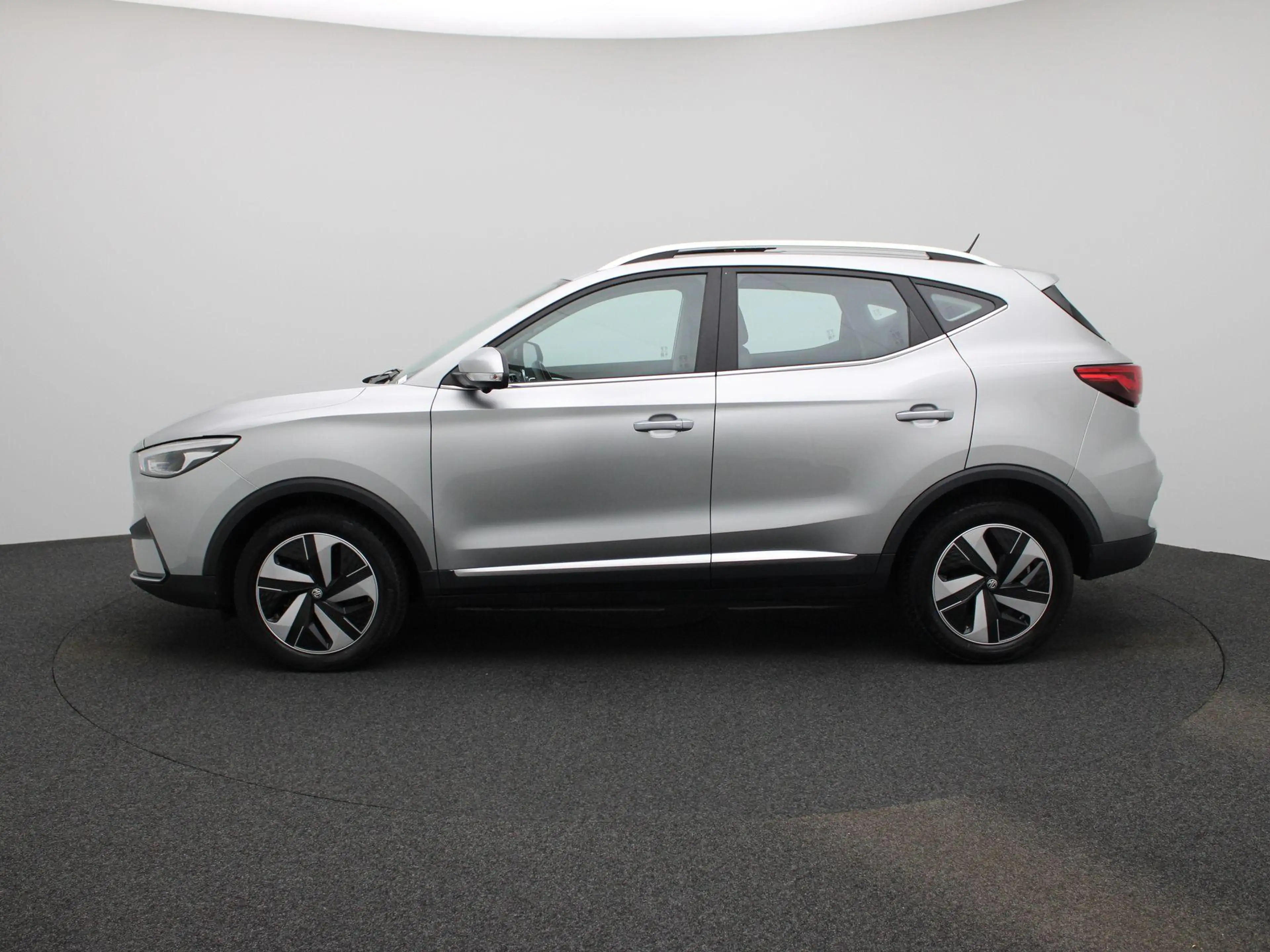 MG ZS EV Long Range Luxury 70 kWh — photo 4