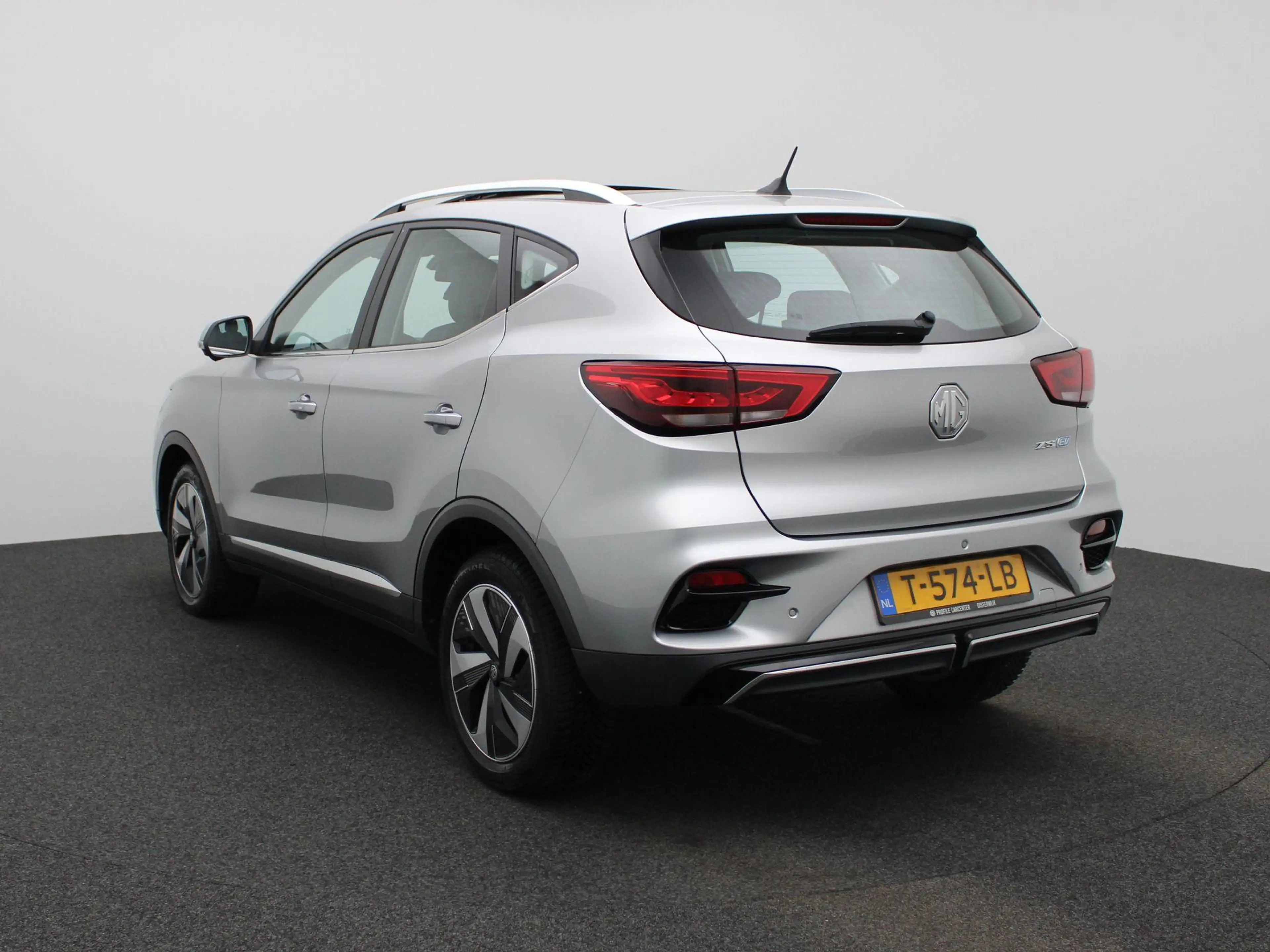 MG ZS EV Long Range Luxury 70 kWh — photo 2