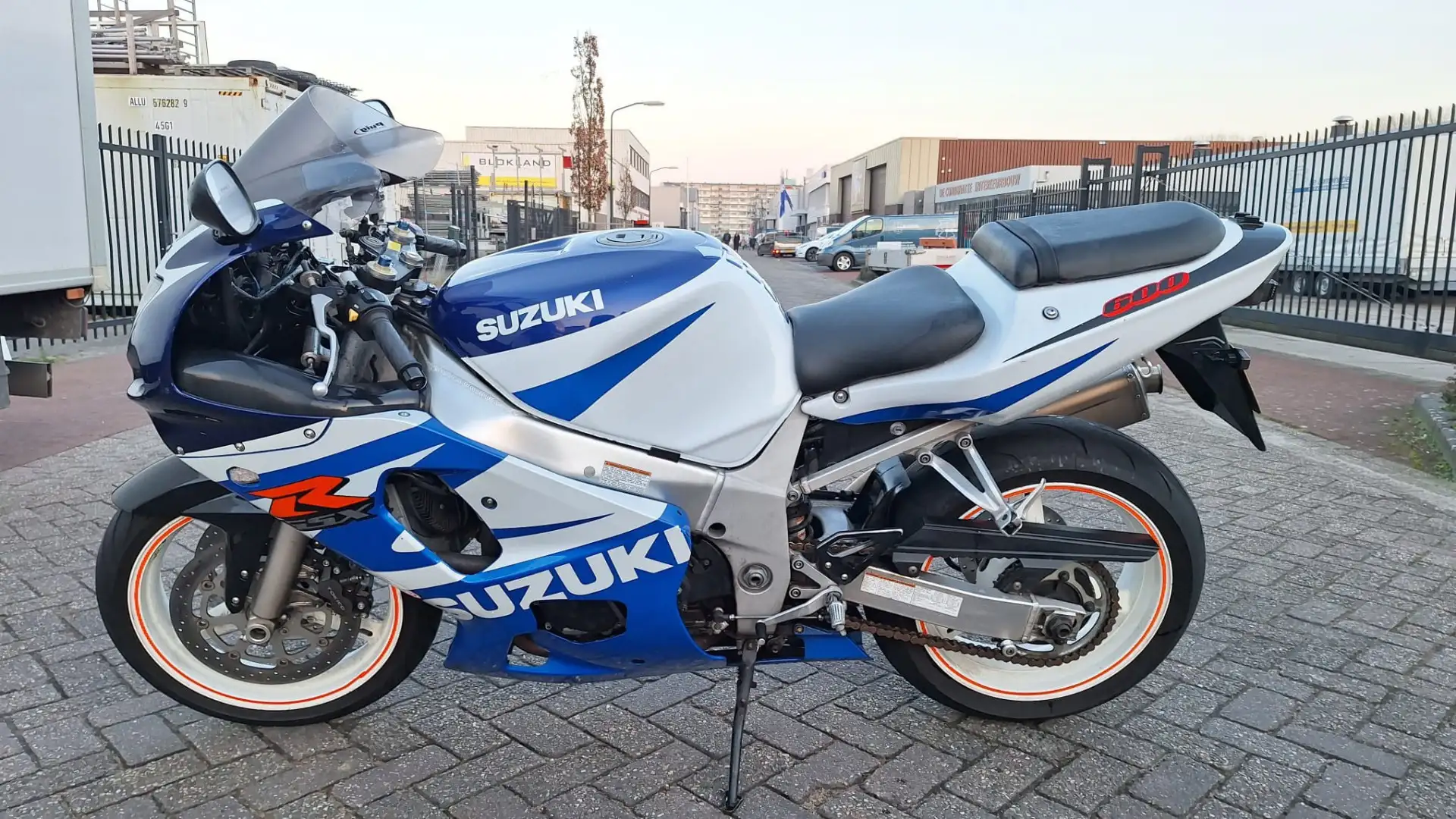 Suzuki GSX-R 600 Alb - 2