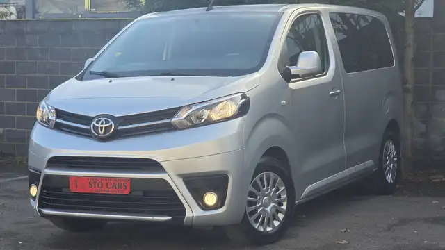 Toyota Proace Proace Verso 1.6 D-4D / Compact / 9Places /
