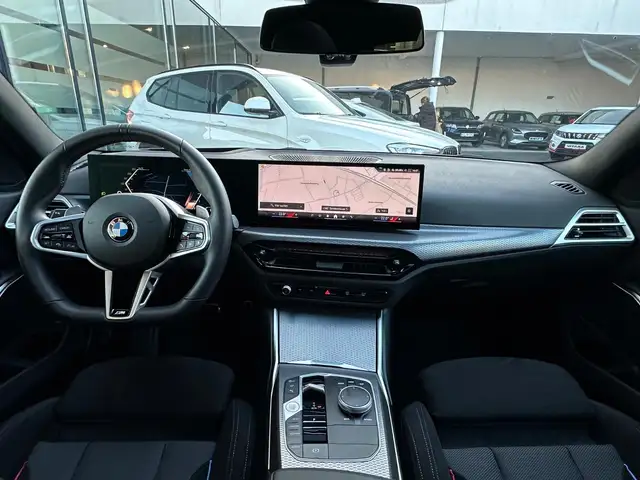 BMW 3 Series view 9
