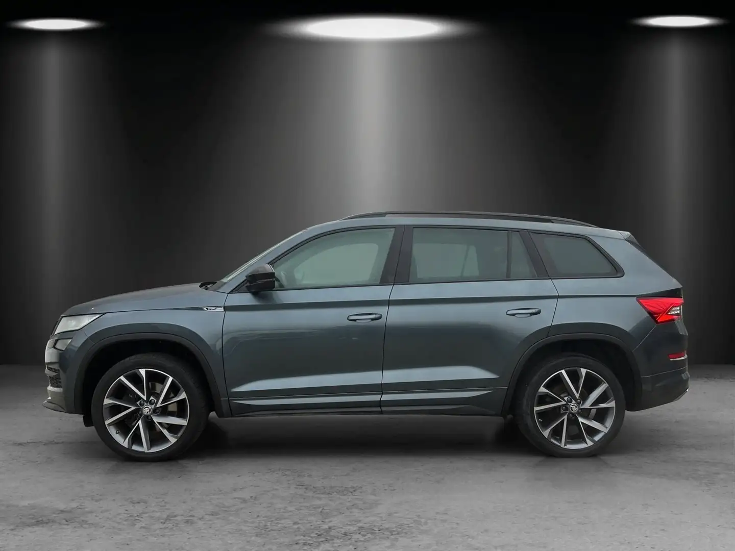 Skoda Kodiaq 2.0 TDI Sportline 4x4/PANO/AHK/360°/7-Si/ Grau - 2