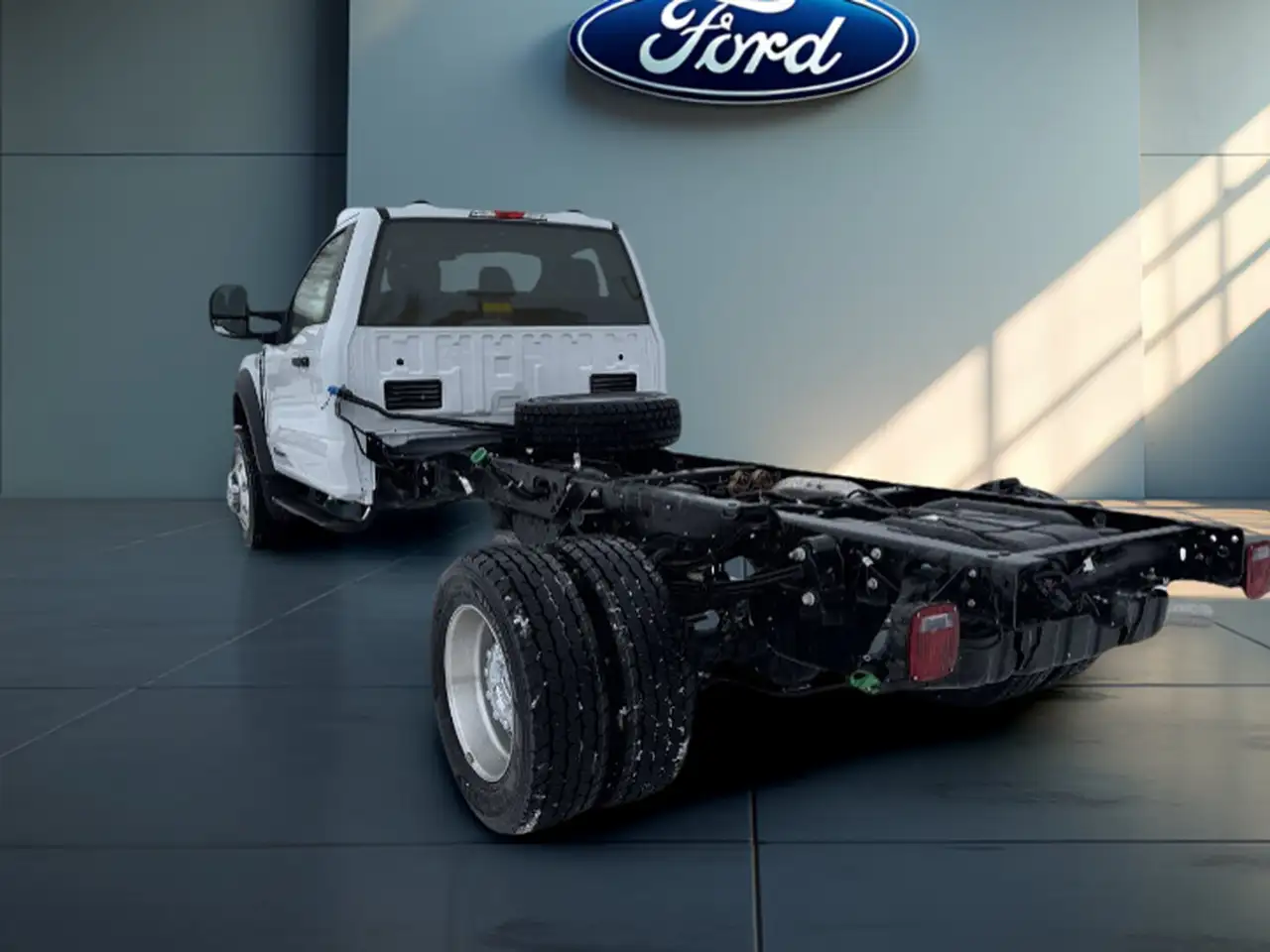 Ford F-600 Super Duty снимка Ford F-600 Super Duty
