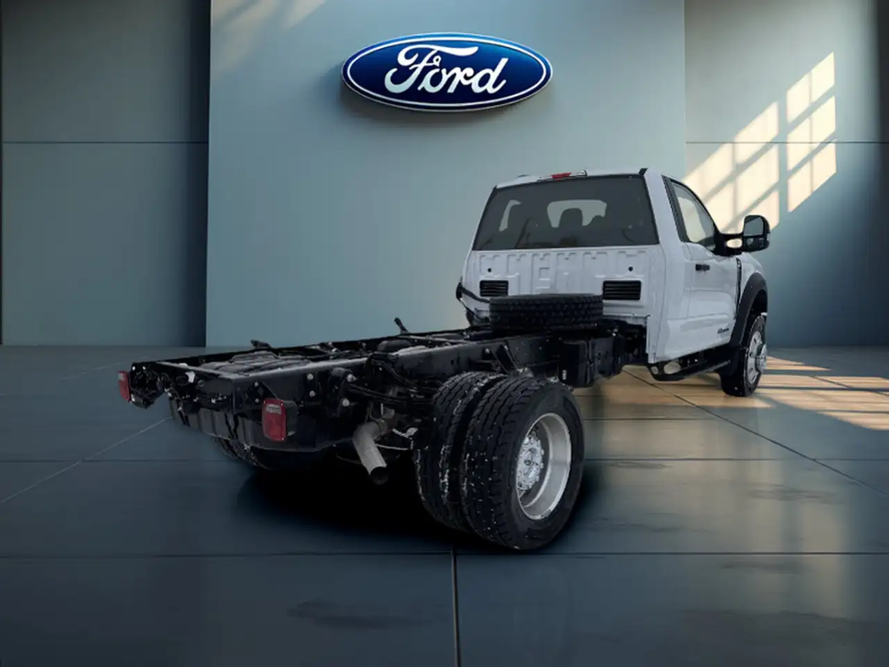 Ford F-600 Super Duty снимка Ford F-600 Super Duty