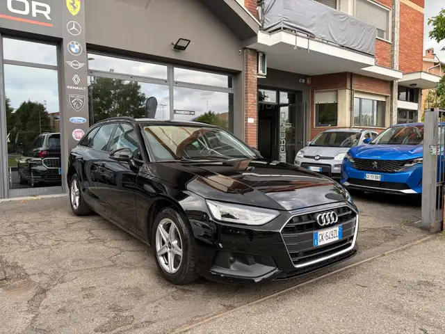 Audi A4 view 3