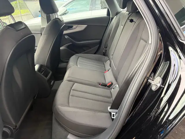Audi A4 view 6
