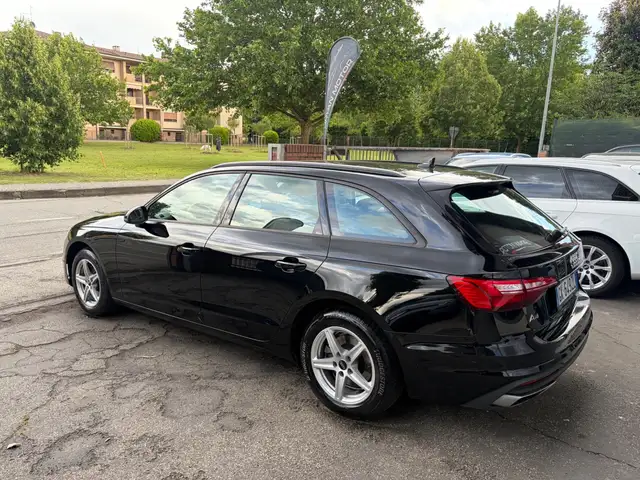 Audi A4 view 5