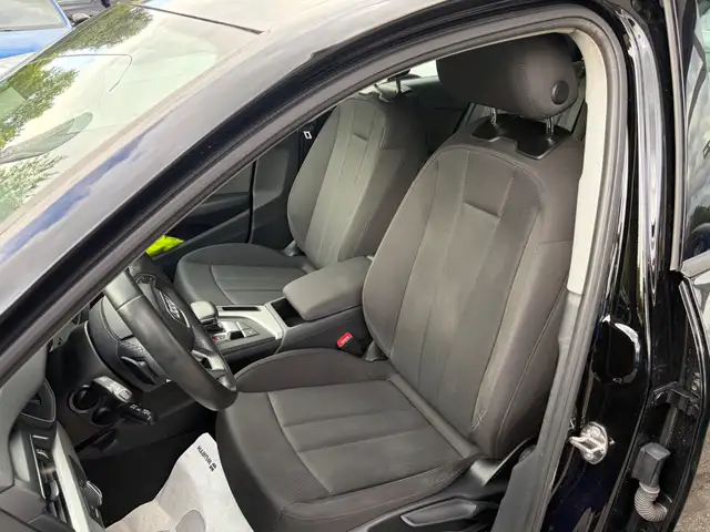 Audi A4 view 9