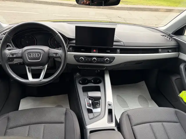 Audi A4 view 7