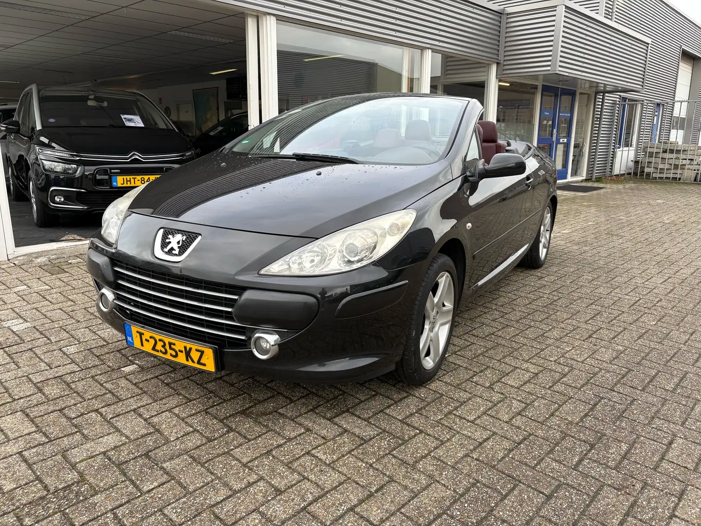 Peugeot 307 CC 2.0-16v Schwarz - 1