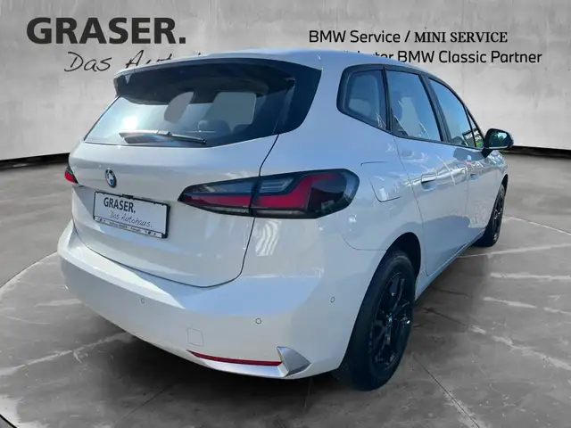 BMW 2 Series view 6