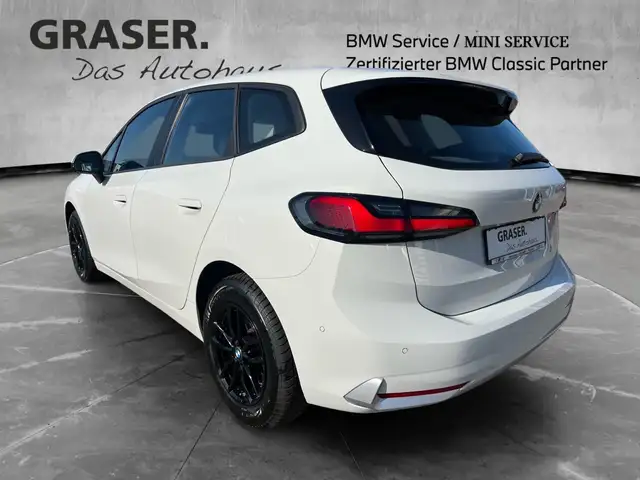 BMW 2 Series view 3