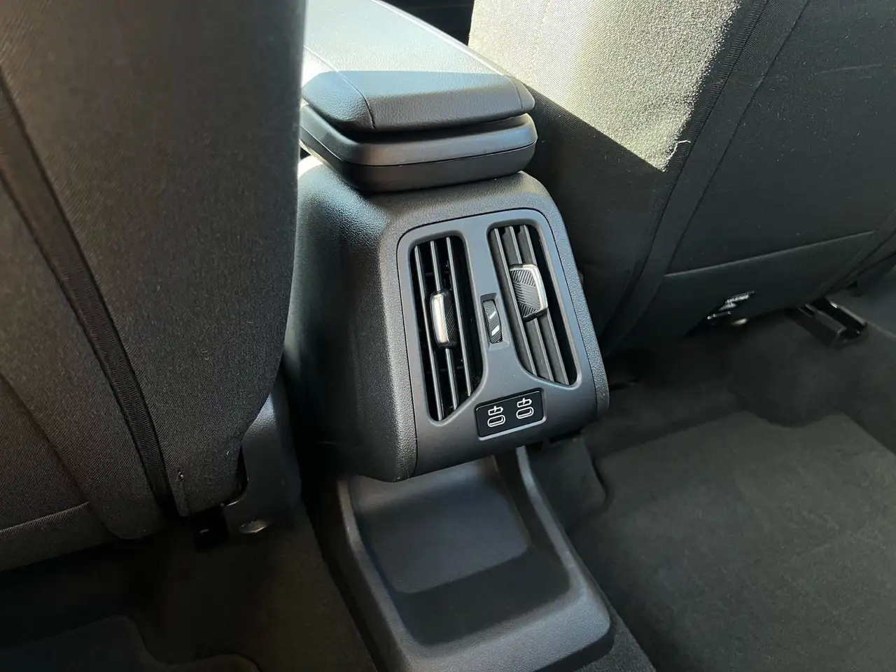 BMW 218 d Active Tourer RFK Head-Up Navi LED Shz, миниатюра 27
