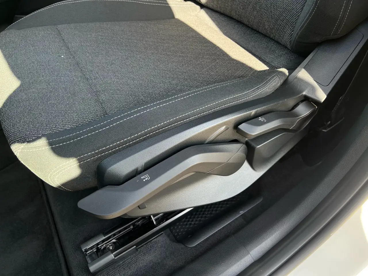 BMW 218 d Active Tourer RFK Head-Up Navi LED Shz, миниатюра 16