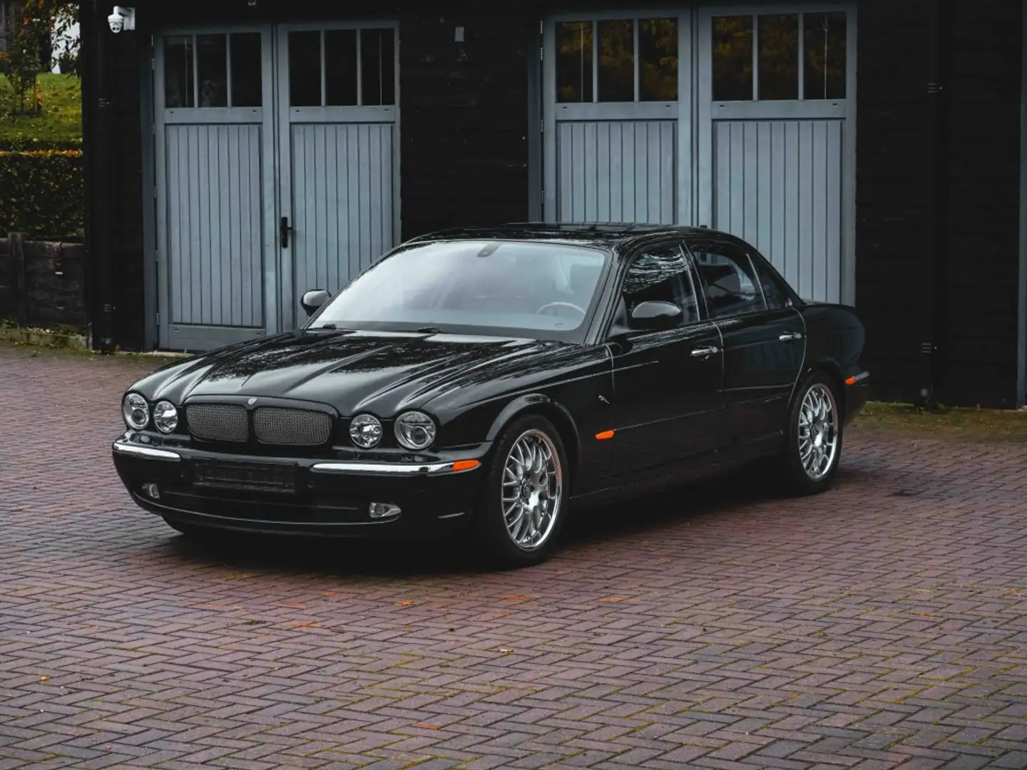 Jaguar XJR 4.2L Supercharged Zwart - 2