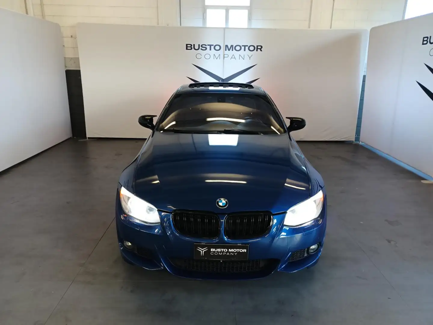 BMW 335 i xDrive cat Coupé Msport Blau - 2