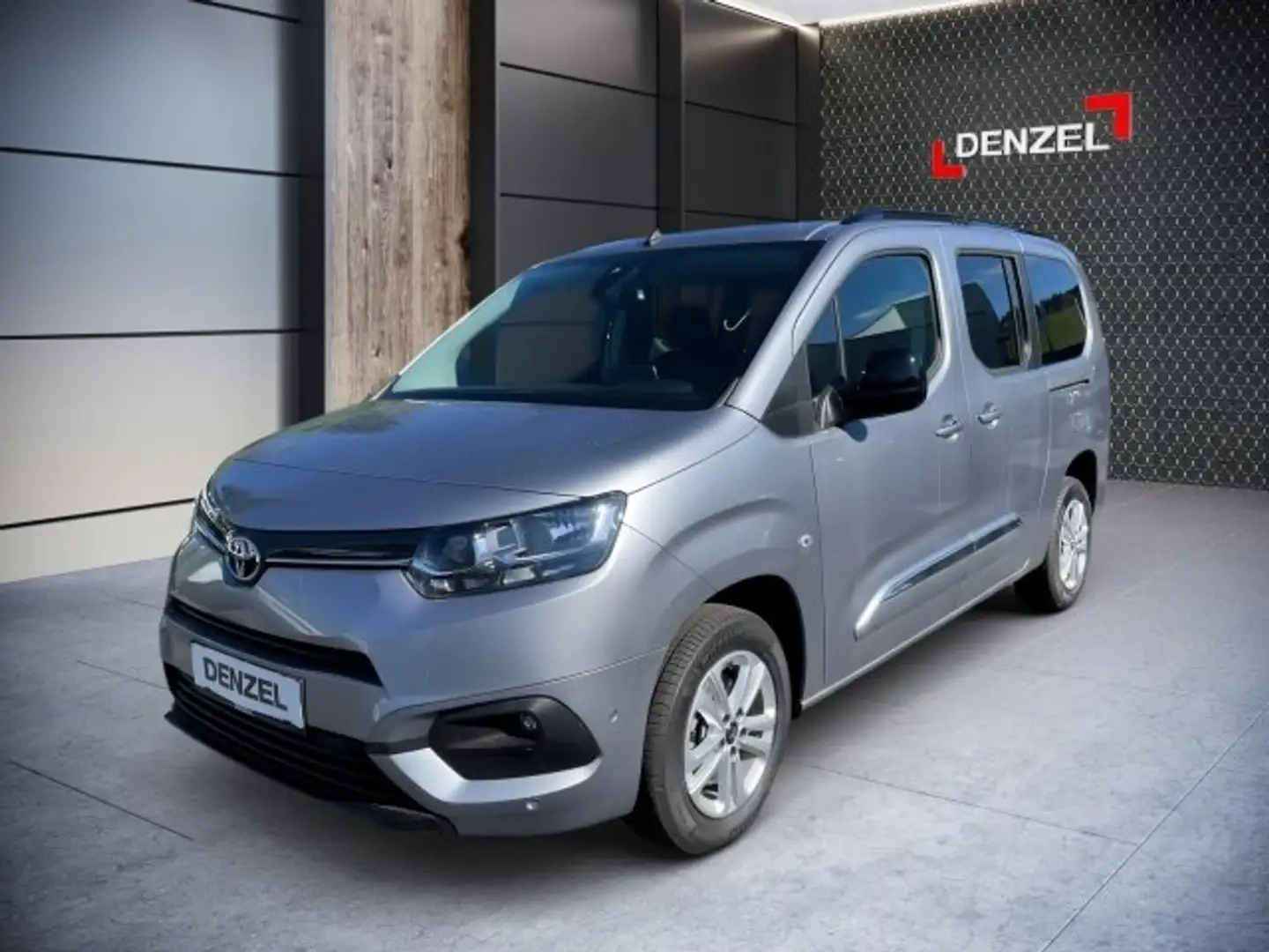 Toyota Proace City Verso 1,5lD 130PS,Family L2 Silber - 1