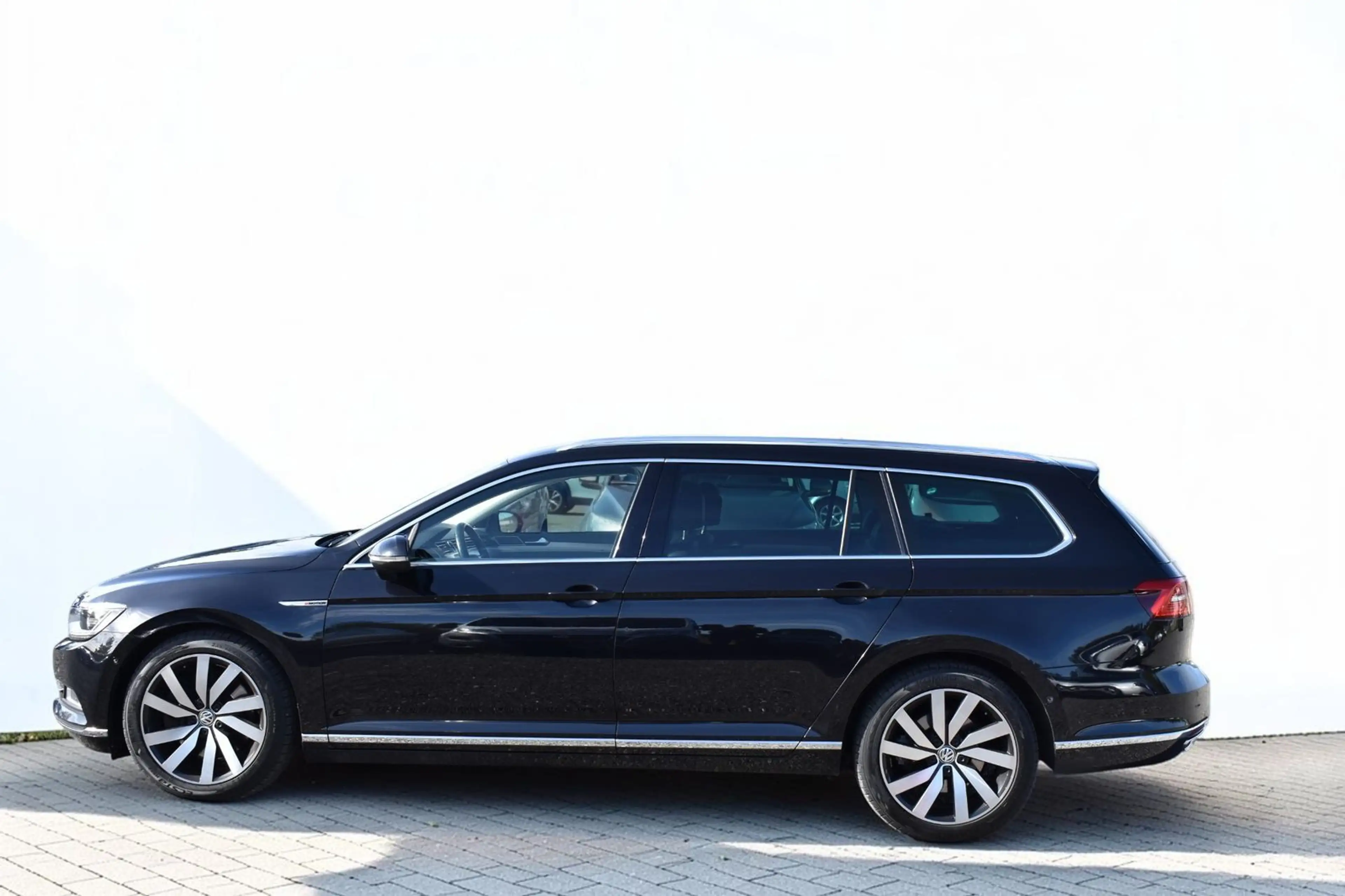 Volkswagen Passat Variant 2.0TDI*Highline*4Motion*Leder*LED — photo 6