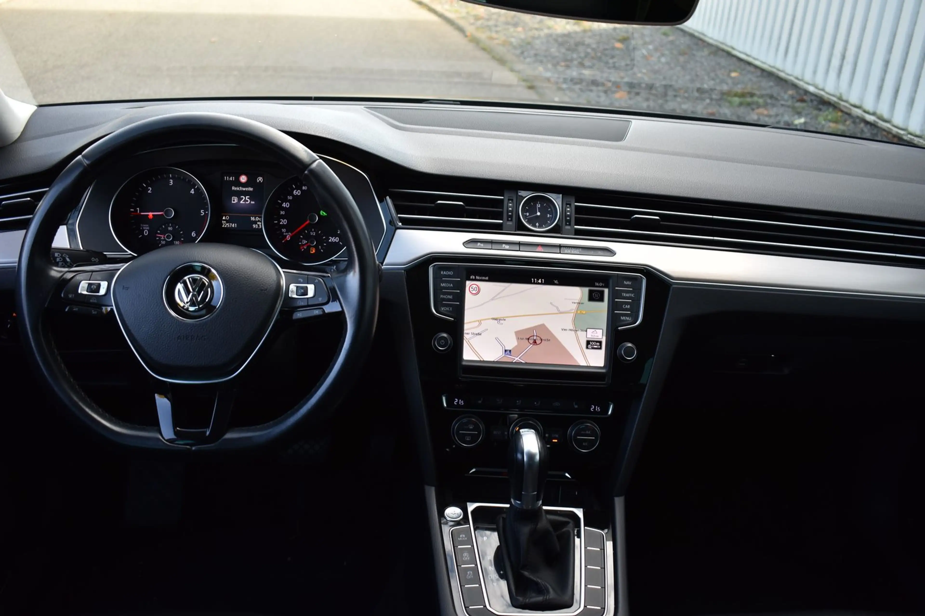 Volkswagen Passat Variant 2.0TDI*Highline*4Motion*Leder*LED — photo 14