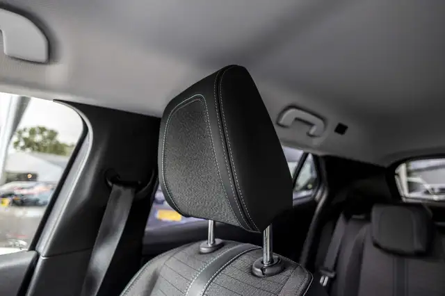 Peugeot 2008 view 12