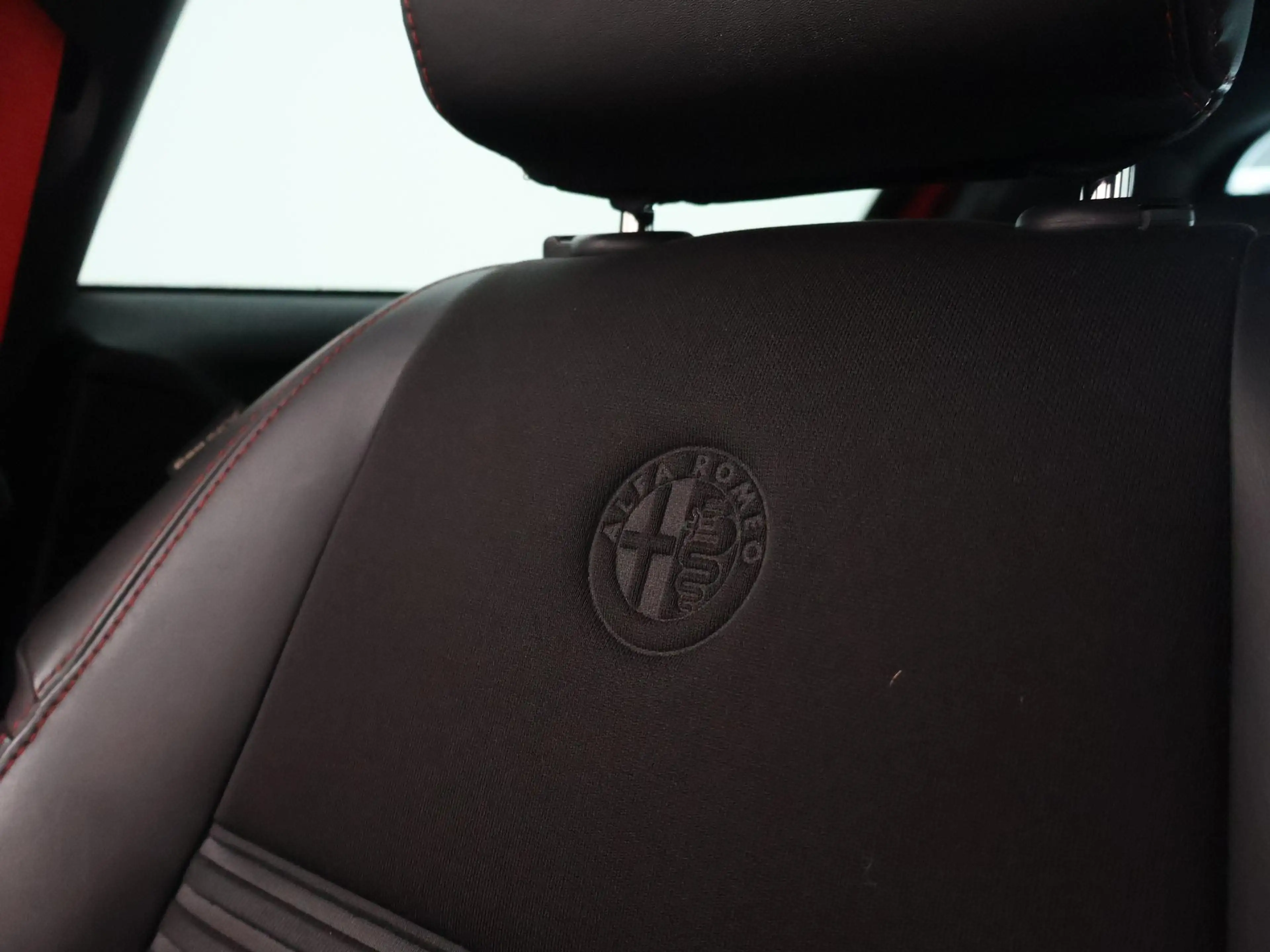Alfa Romeo Giulietta 1.7 TBi QUADRIFOGLIO VERDE 235 PK + PANORAMADAK | — photo 12