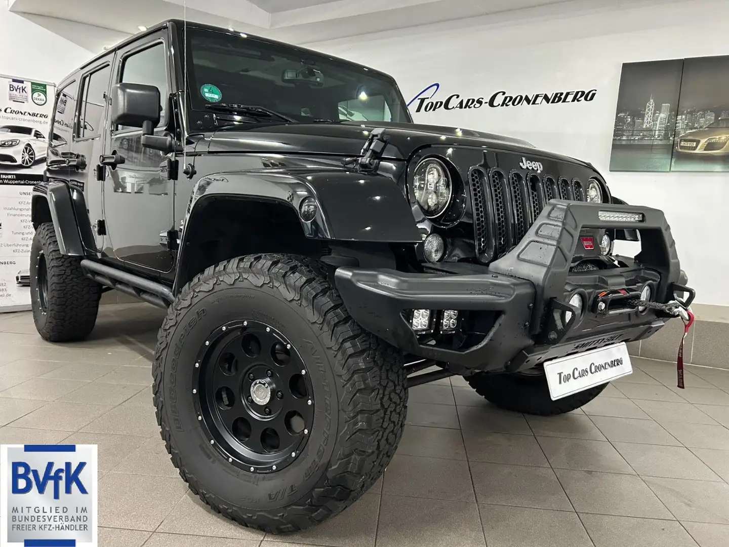 Jeep Wrangler Unlimited Sahara*Eyecatcher*42TKM*LED* Schwarz - 1