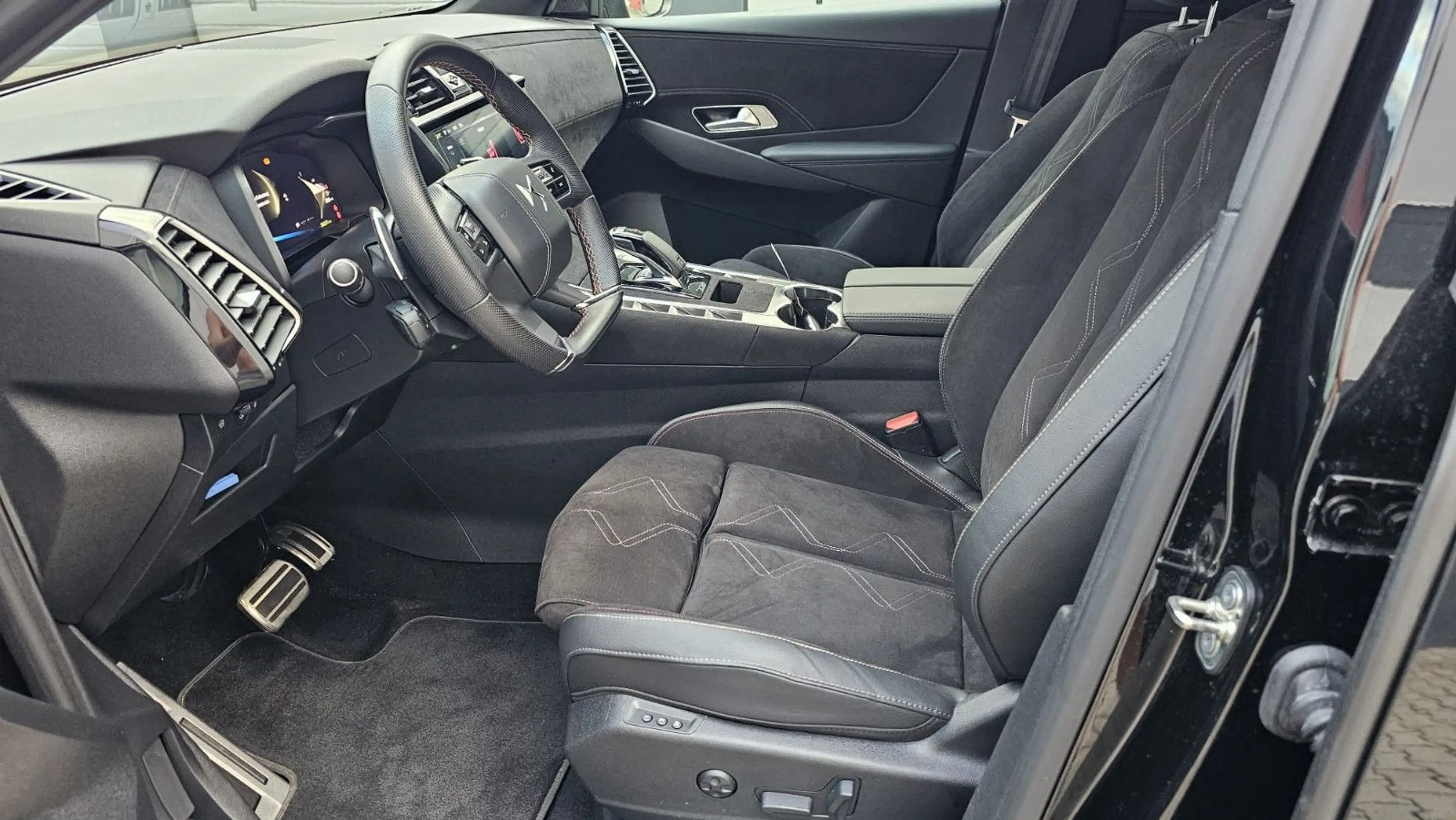 DS Automobiles DS 7 Crossback — photo 9