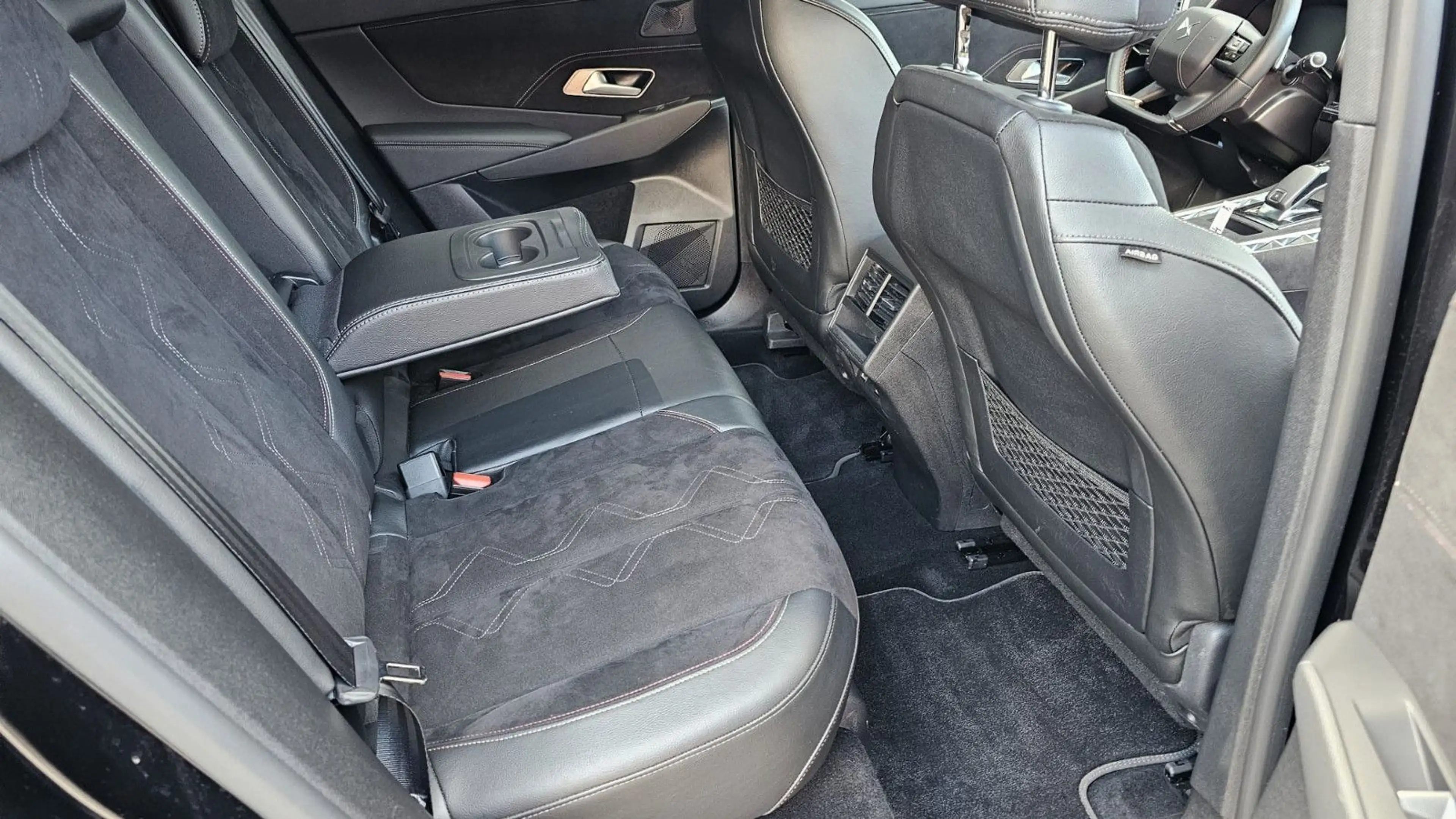 DS Automobiles DS 7 Crossback — photo 13