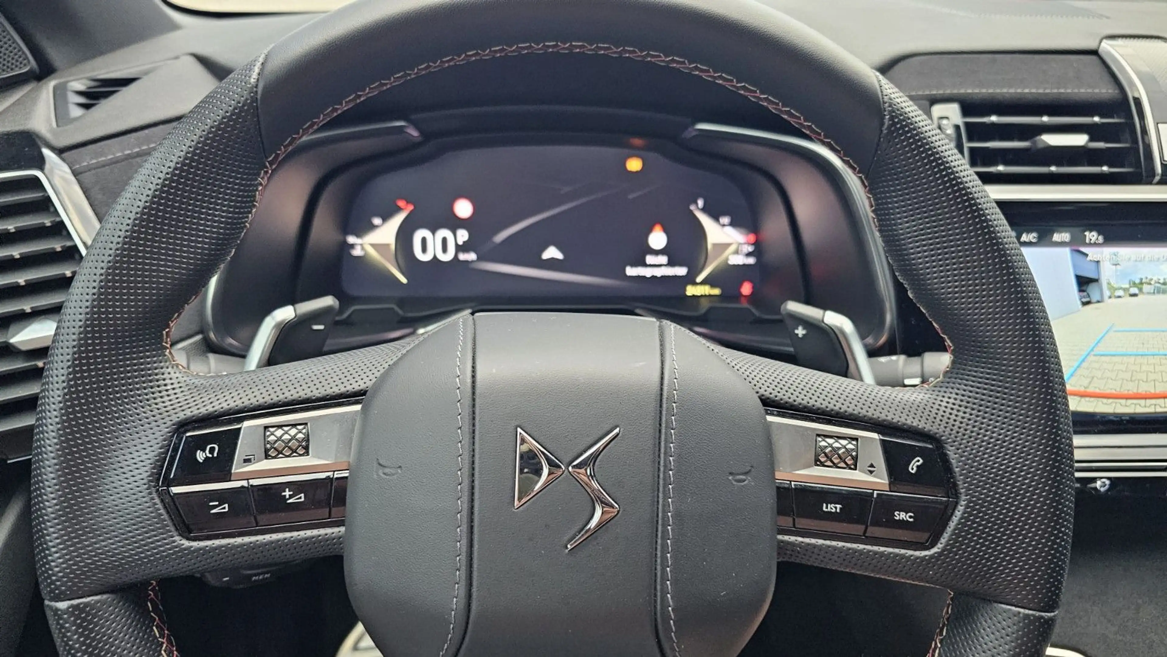 DS Automobiles DS 7 Crossback — photo 15