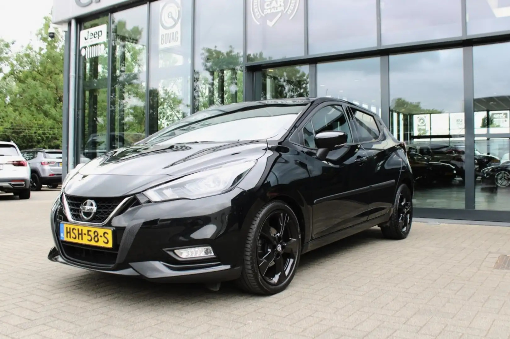 Nissan Micra 1.0 IG-T N-SPORT Aut. / Leder / Apple Carplay Zwart - 1
