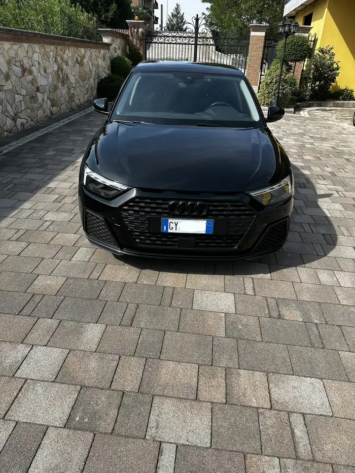 Audi A1 Sportback 30 1.0 tfsi 116cv — photo 1 of 12